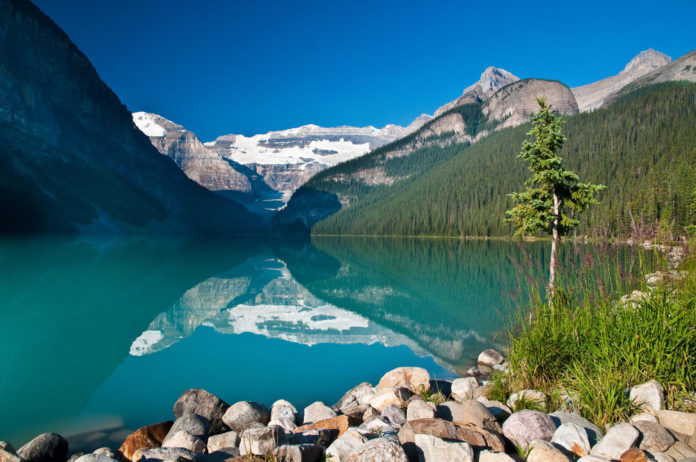 lake-louise-banffnationalpark lake-louise-banffnationalpark