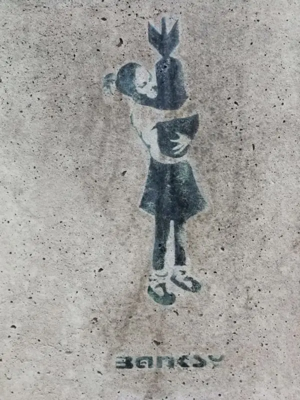 Banksy Hamburg Bomb Hugging