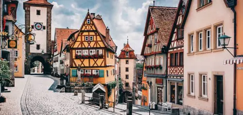 Reiseziele im April: Warme Orte für Städtetrips und Rundreisen