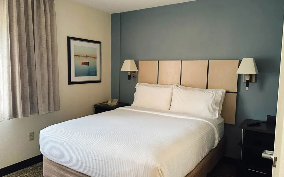 Sonesta Simply Suites Jersey City Schlafzimmer