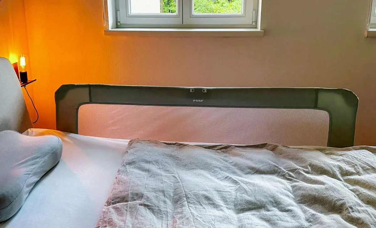 Rausfallschutz von Reer ByMySide ist faltbar und passt in den Koffer