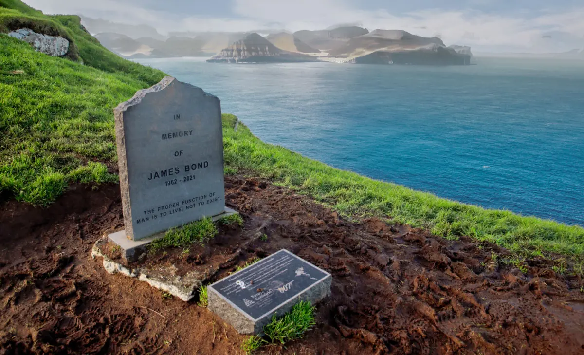 James Bond Grabstein, Insel Kalsoy Färöer Inseln