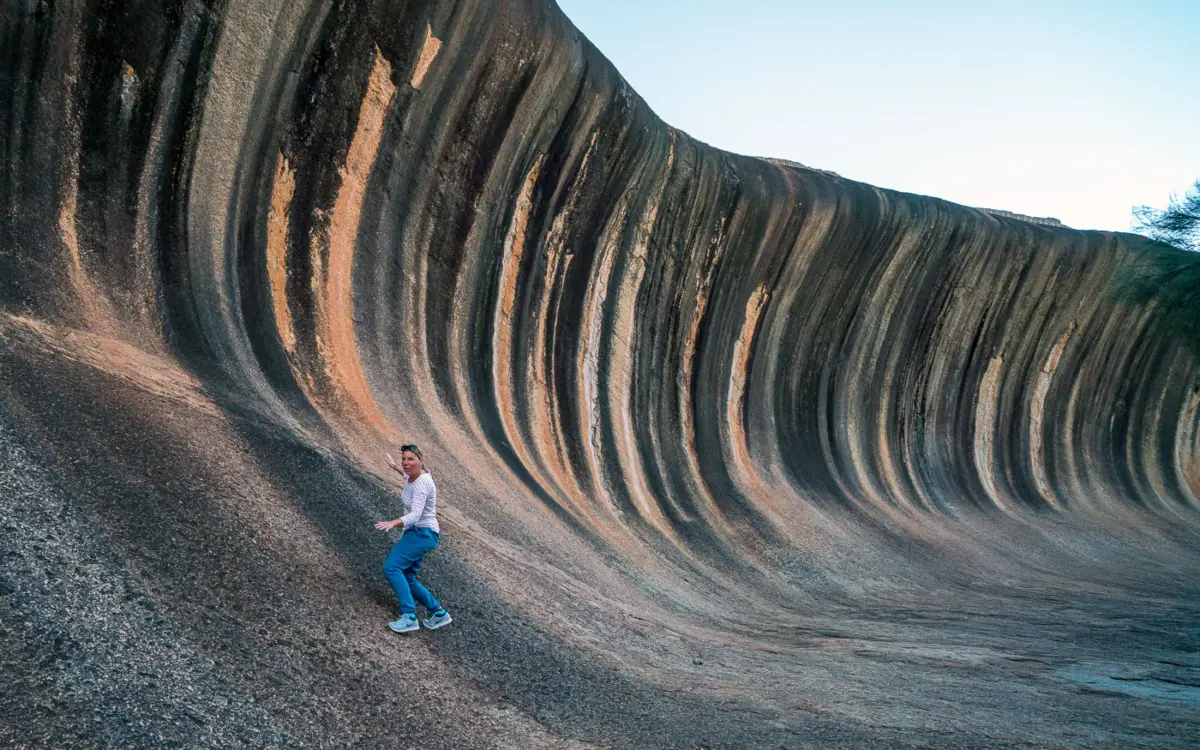 „Surfe“ auf dem Wave Rock in Hyden