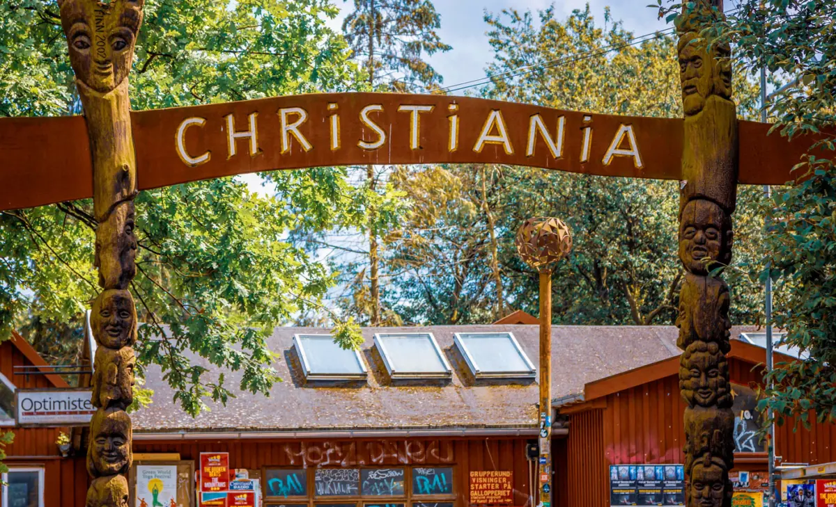 Eingang Schild Christiania in Kopenhagen