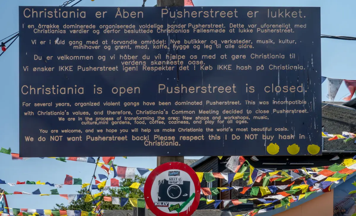 Schild Pusherstreet Christiania Kopenhagen geschlossen