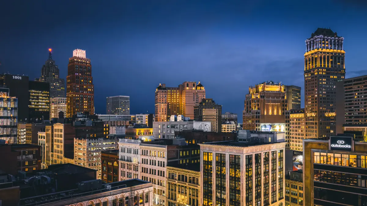 Detroit Sehenswürdigkeiten Downtown bei Nacht