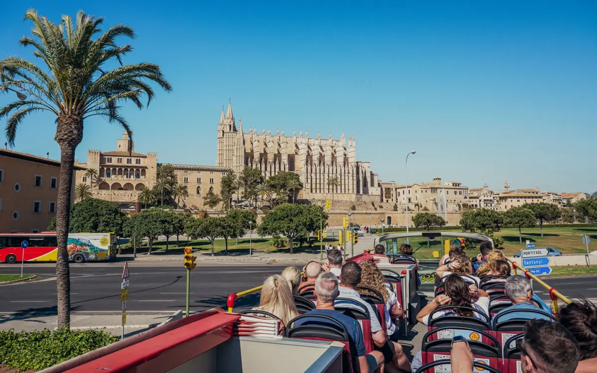 Hop-on-Hop-off-Tour durch Palma lohnt sich