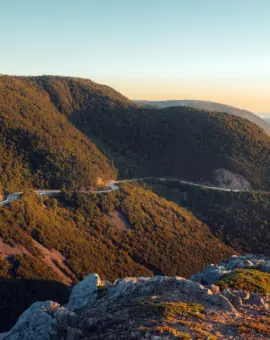 Nova Scotia Rundreise: Skyline Trail mit Blick auf Cabot Trail beim Sonnenuntergang
