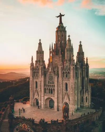 Auf den Tibidabo Barcelona: Zu Fuß oder mit Standseilbahn zum schönsten Ausblick der Stadt