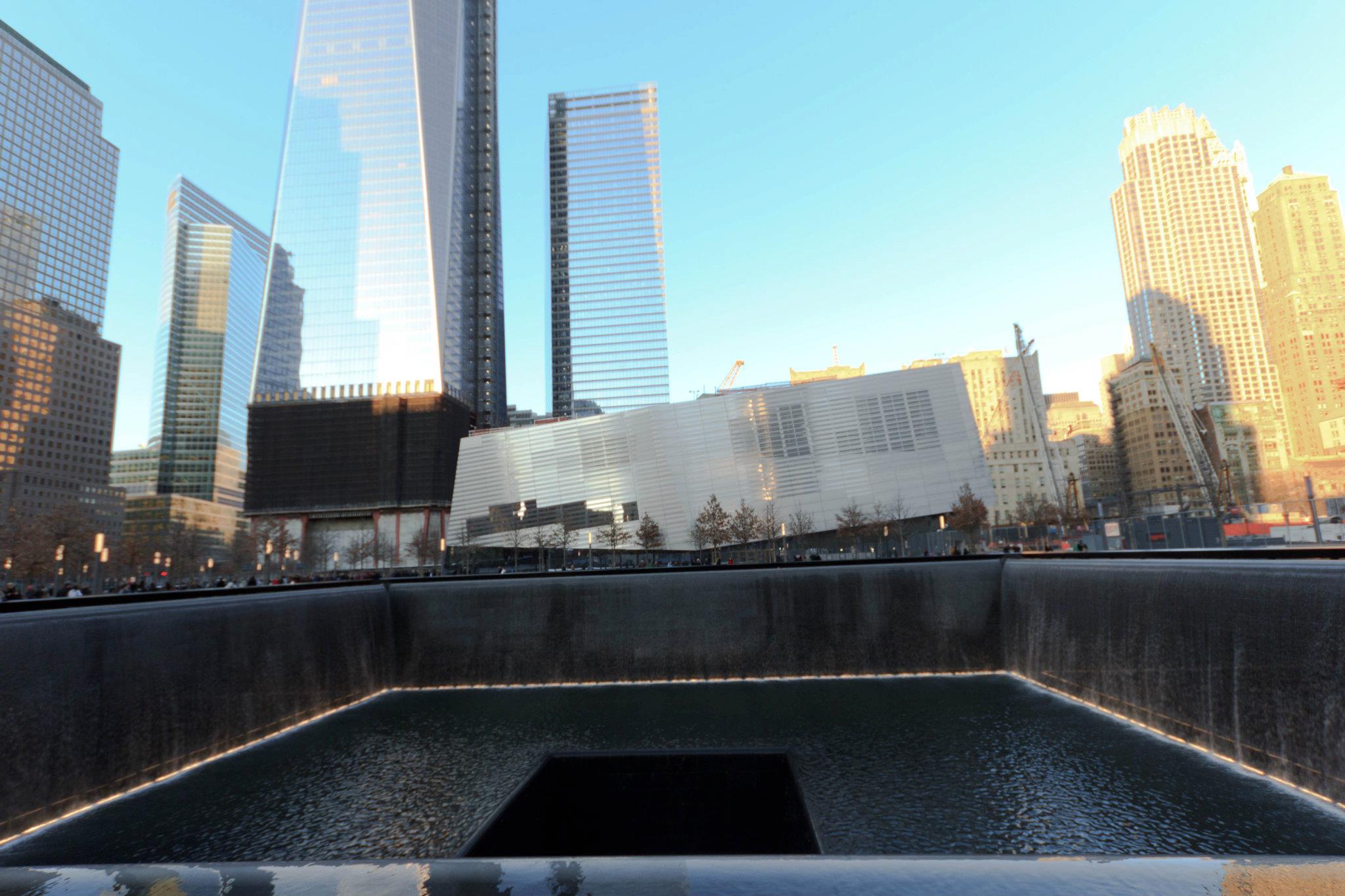 1 Woche New York (Reisebericht): Das musst du ansehen 32 New York Sehenswürdigkeiten: WTCS 9/11 Memorial