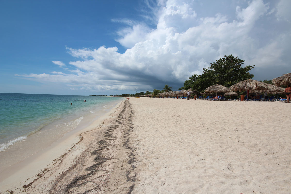 Der Strand in Playa Ancon bei Trinidad in Kuba