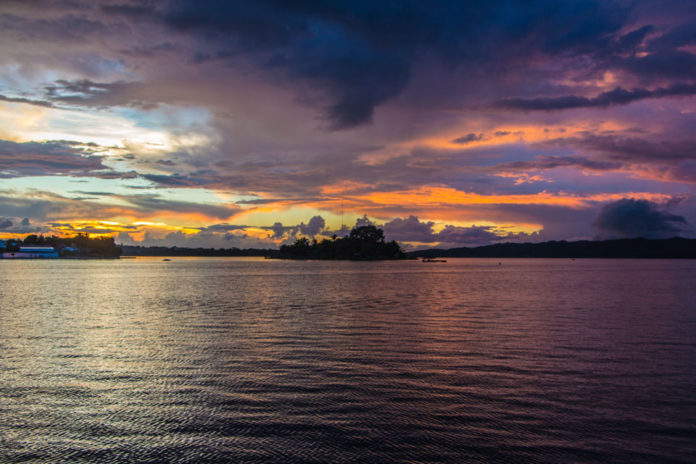 Sonnenuntergang in Flores Guatemala See Sonnenuntergang in Flores Guatemala See