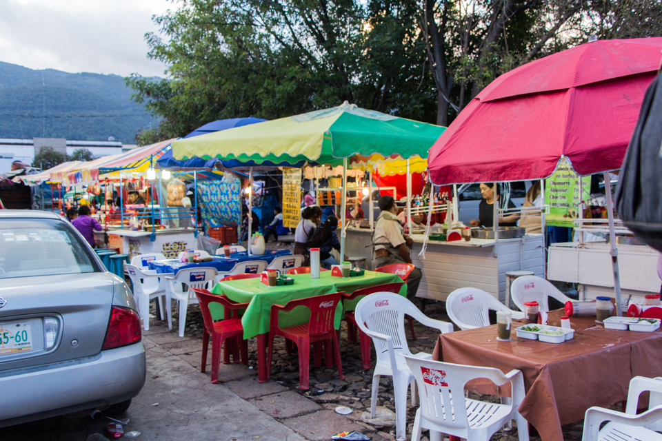 Essenstände am Markt von San Cristobal