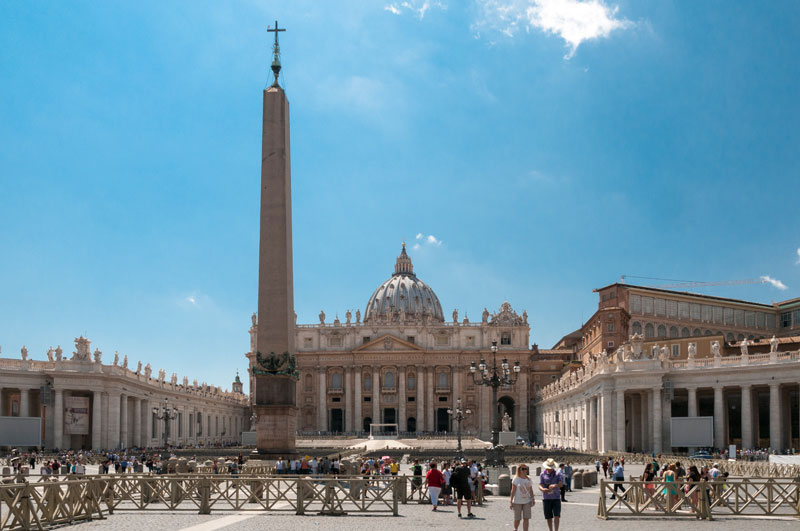 Petersplatz Mit Obelisk Und Petersdom Im Vatikan