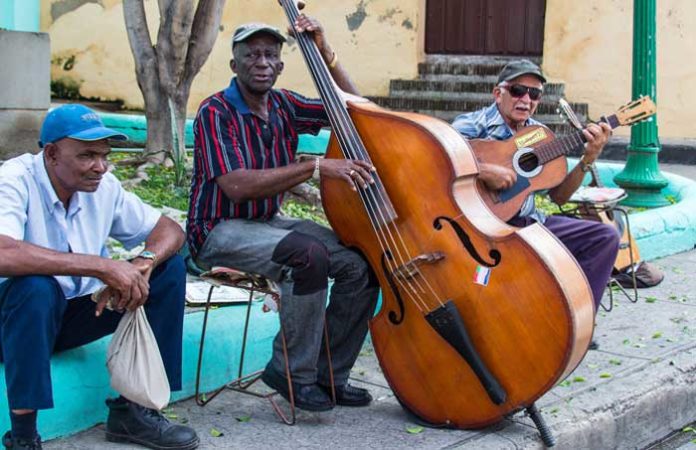 Santiago de Cuba Straßenmusiker Santiago de Cuba Straßenmusiker
