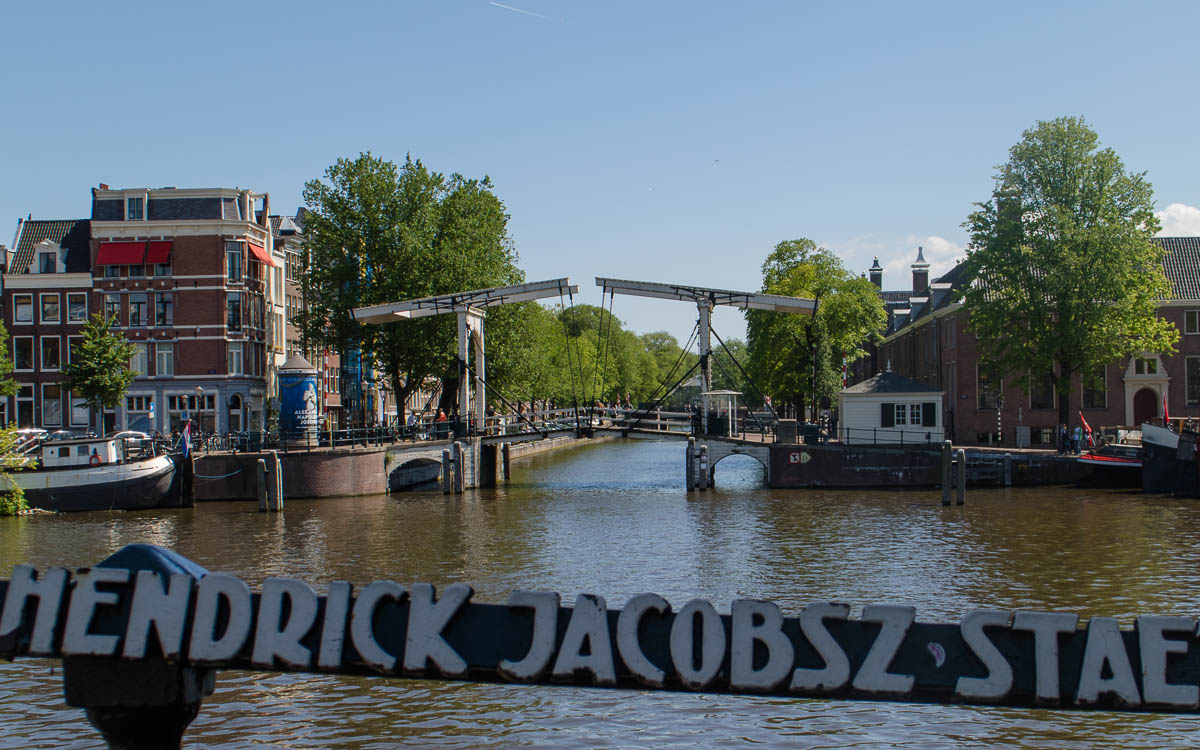 Amsterdam: Die besten Reisetipps für deine Städtereise 21 Amsterdam Reisetipps Grachtenfahrt in Amsterdam