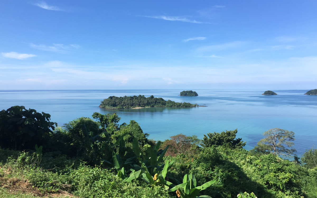 Haad Kai Bae Beacht Mit Blick Auf Die Kleine Insel Koh Man Nai – Traumhaft.