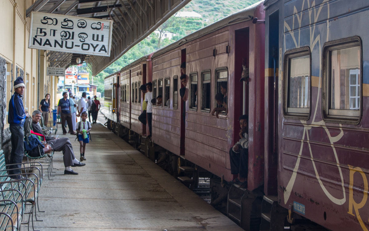 Sri Lanka Sehenswürdigkeit: Bahnhof in Nanu Oya - Zugfahrt