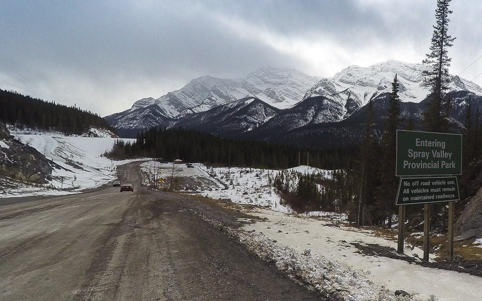 Straße In Den Spray Valley Provincial Park (Rocky Mountains Kanada)