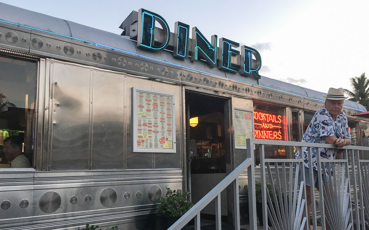 Miami Beach Sehenswürdigkeiten Diner im Art Deco District