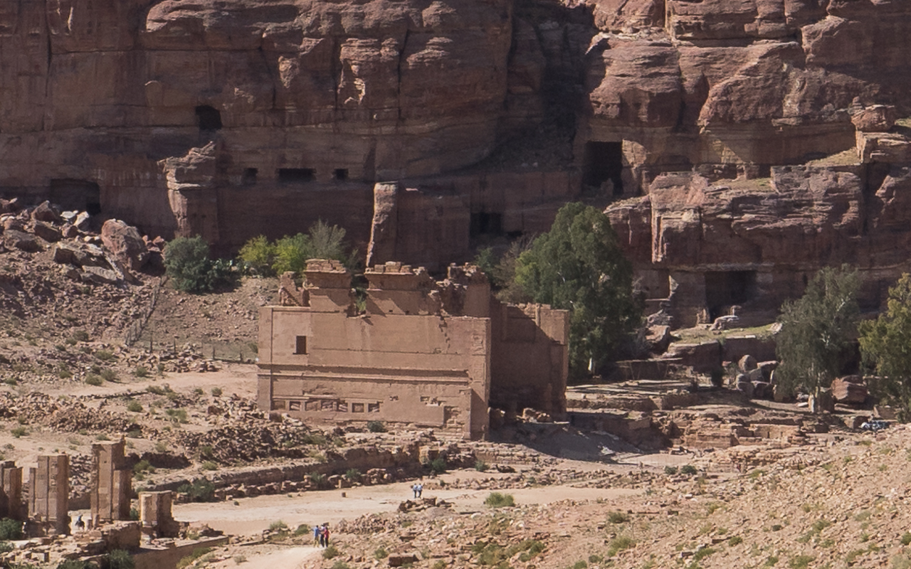 Qasr al-Bint - das einzige gemauerte Gebäude Petras
