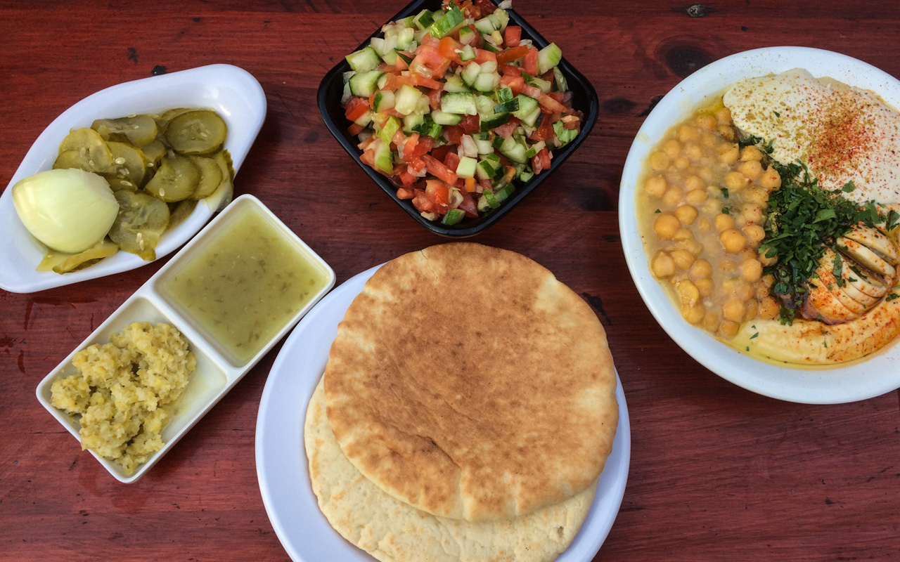 Israelisches Küche - Hummus schön angerichtet