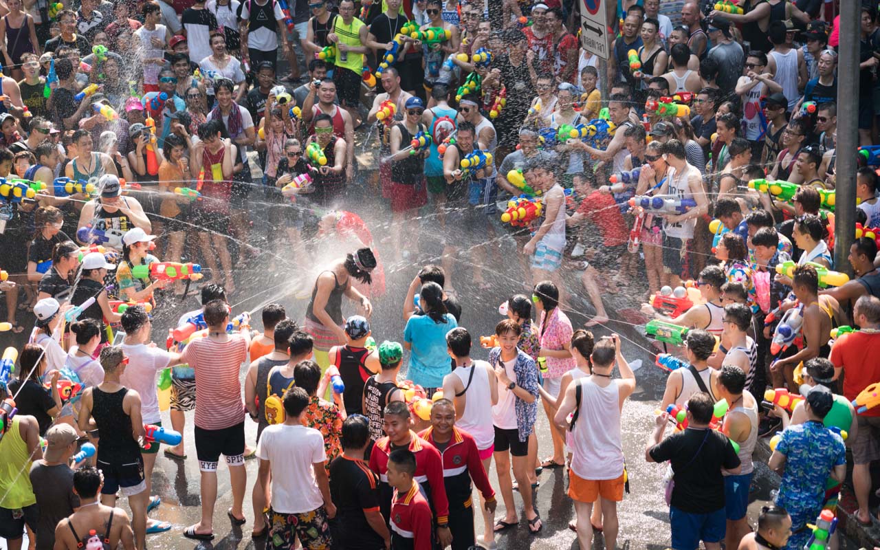 Urlaub im April in Thailand mit Songkran Wasserfestival