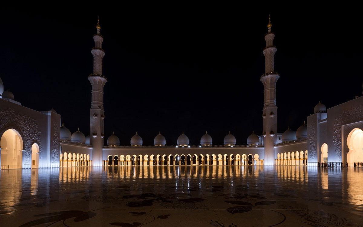 Innenhof Sheikh Zayed Moschee Abu Dhabi