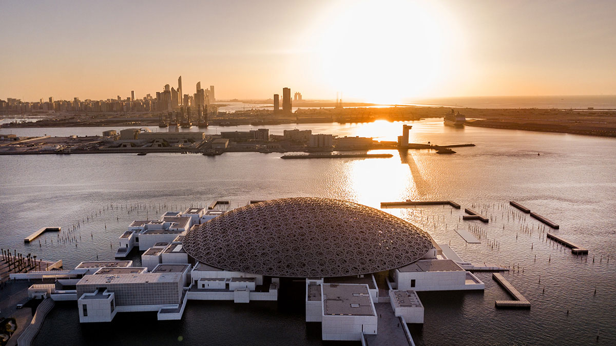 Louvre Abu Dhabi Sonnenuntergang