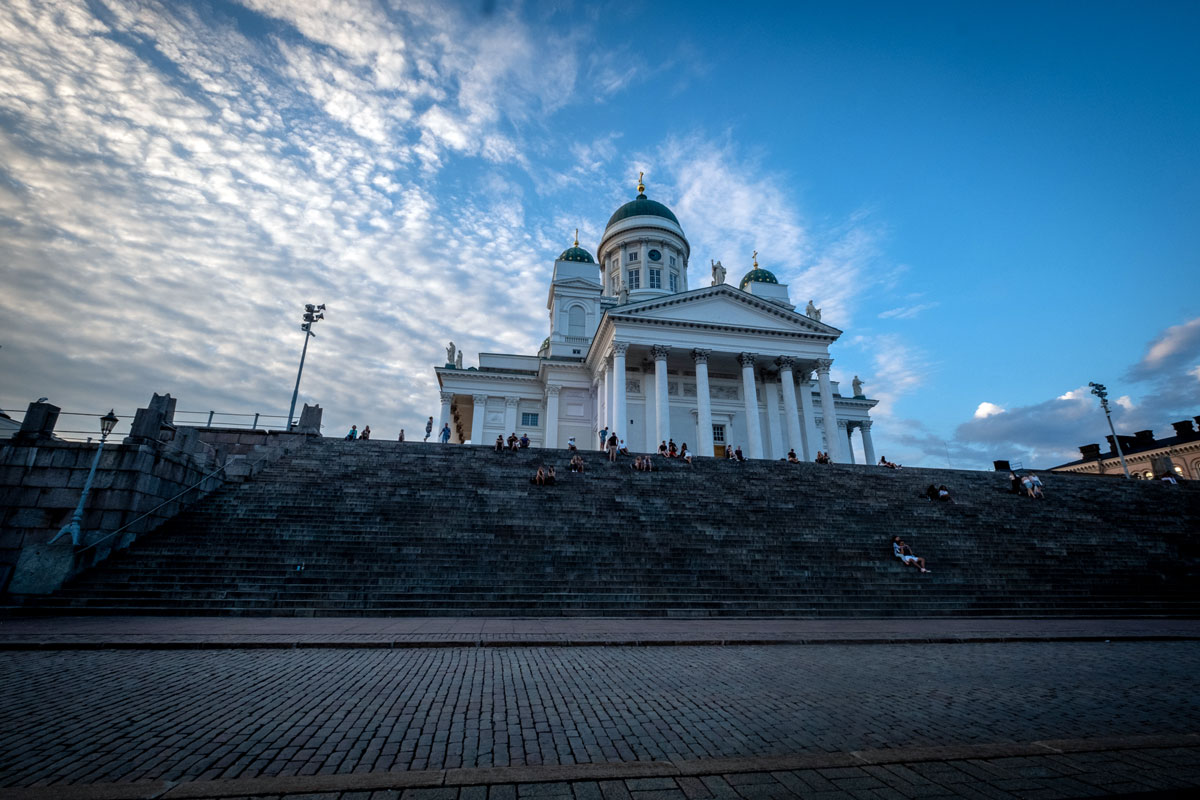 Dom zu Helsinki, eine der Haupt-Sehenswürdigkeiten der finnischen Hauptstadt.