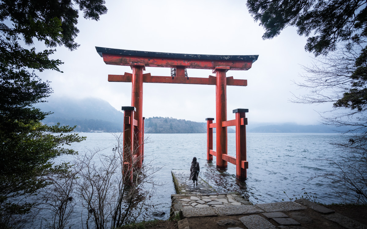 Torii Lake Ashi Hakone-Jinja