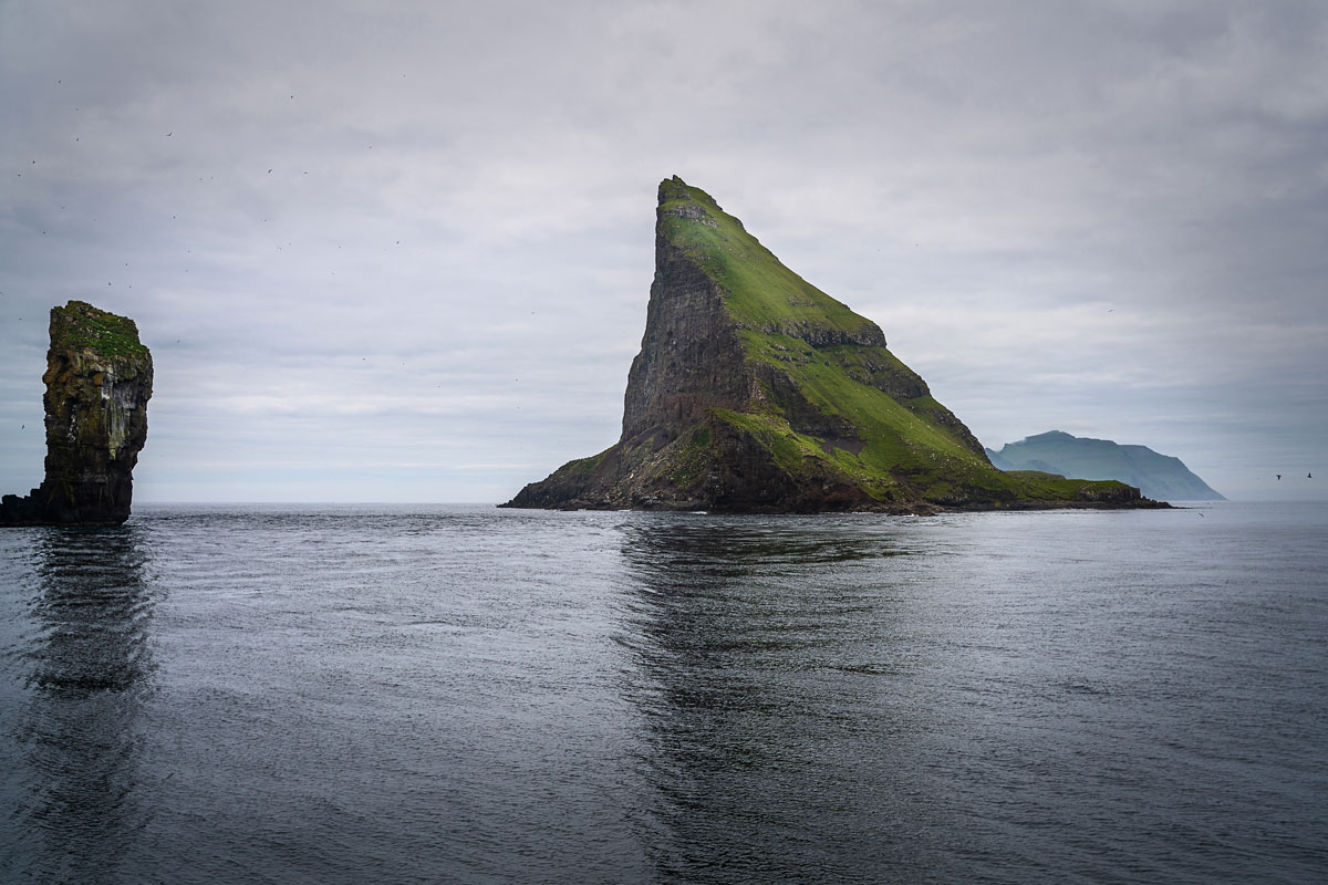 Sehenswerte Felsen: Trælanípan und Dragarnir (Färöer Inseln)