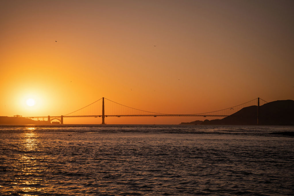 Sonnenuntergang Golden Gate Bridge auf dem Rückweg von Alcatraz