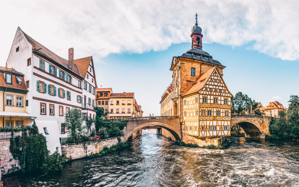 Deutschland Sehenswürdigkeiten: Schöne Orte, die du einmal im Leben gesehen haben musst! 6 Altes Rathaus Bamberg