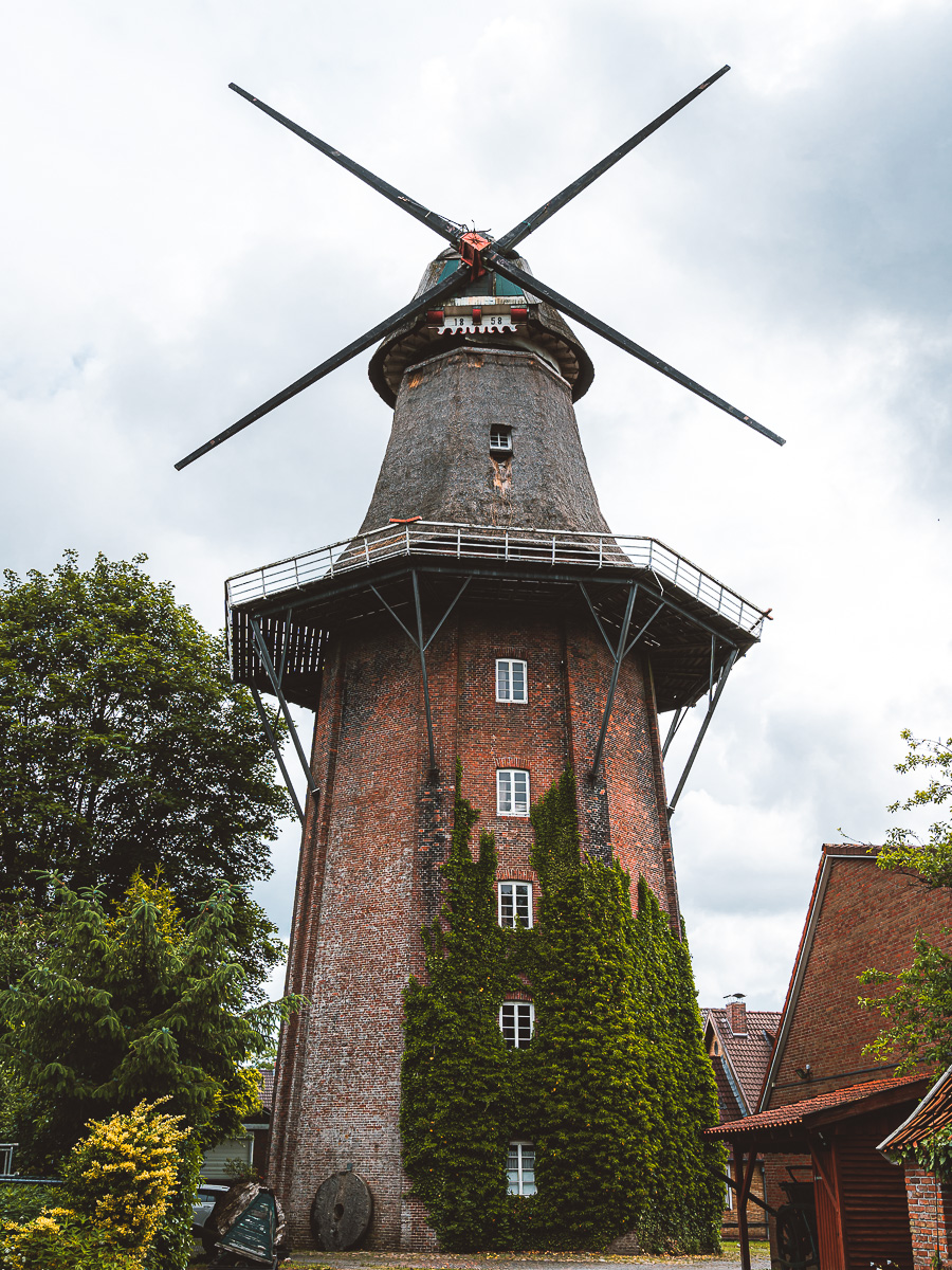 Auricher Windmühle Top Sehenswürdigkeit in Ostfriesland