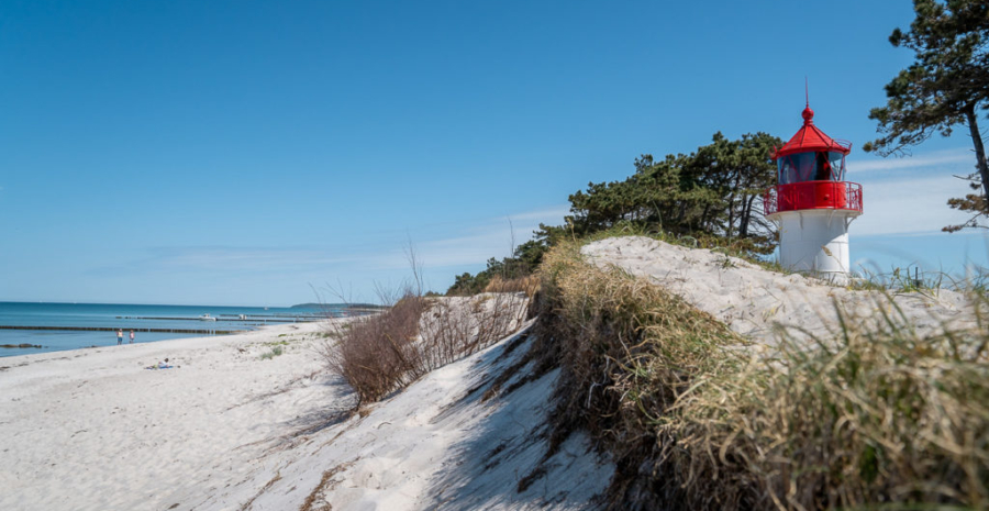 Hiddensee Leuchtfeuer am Strand