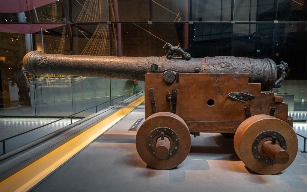 Kanonen im Vasa im Vasamuseet in Stockholm