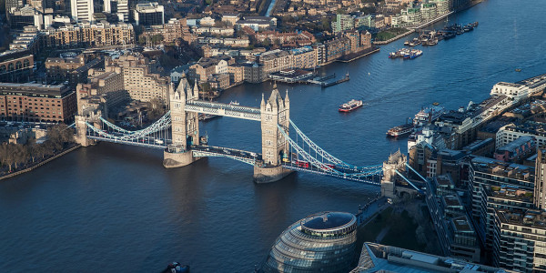 London Sehenswürdigkeiten Tower Bridge vom Shard