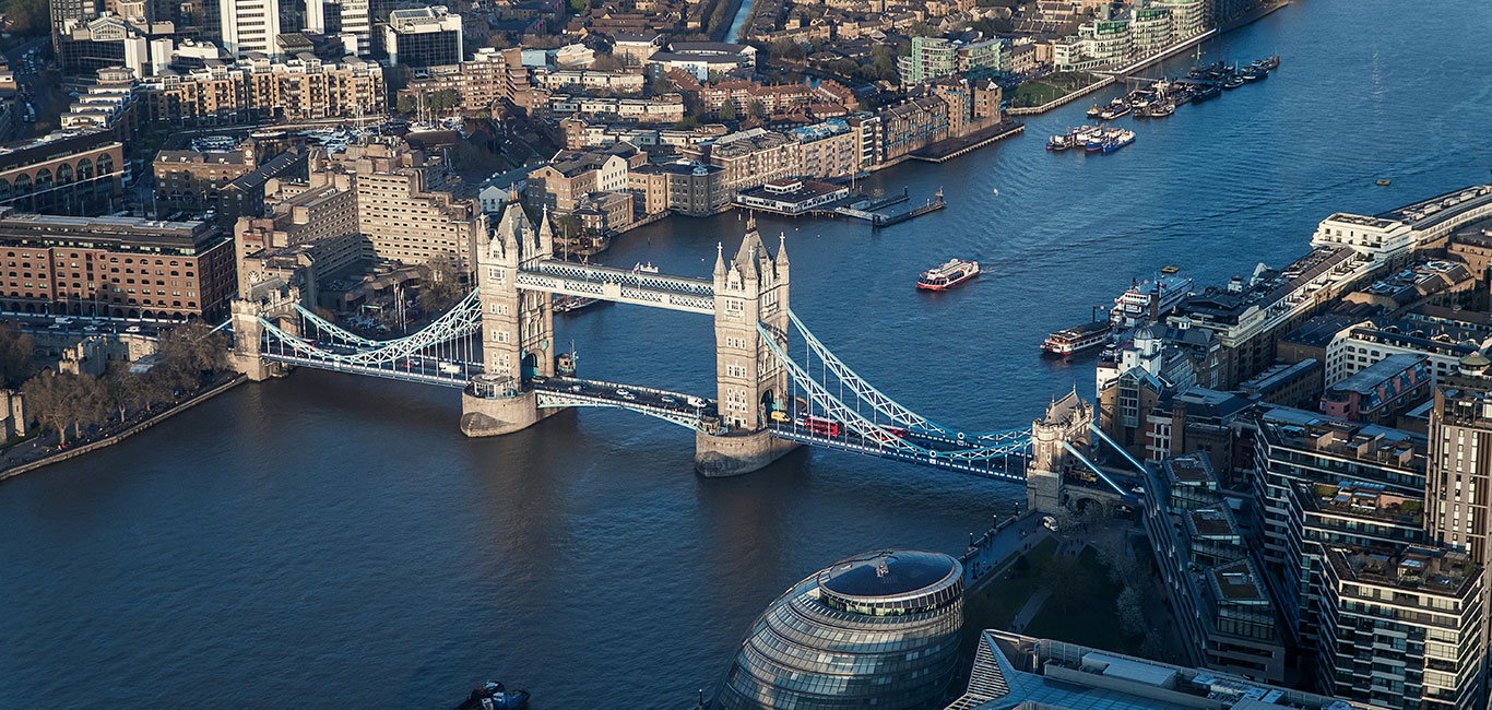 London Sehenswürdigkeiten Tower Bridge vom Shard