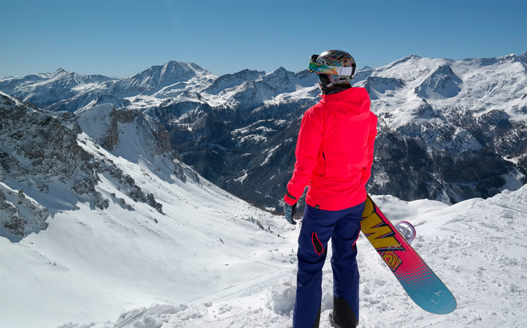 Mit dem Snowboard in Obertauern auf dem Gipfel