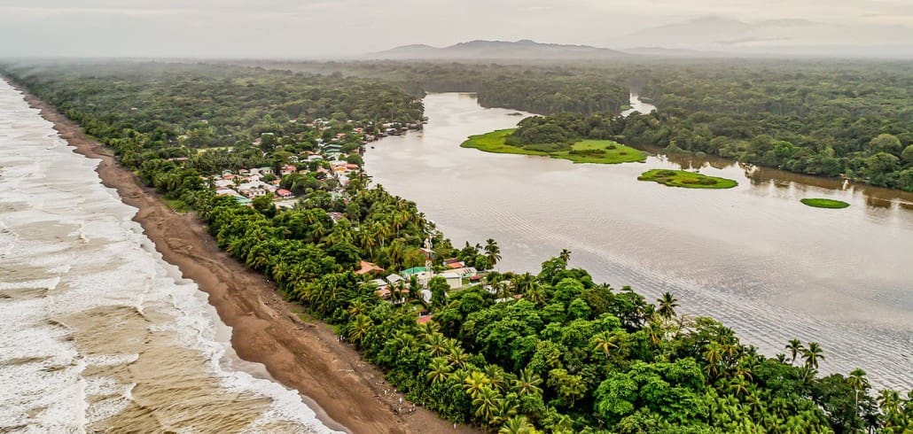 Tortuguero Nationalpark Costa Rica aus Flugzeug Aufnahme