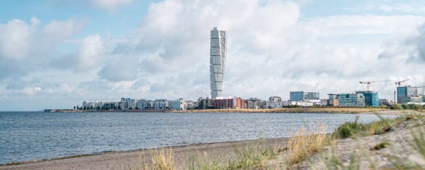 Malmö Schweden Skyline vom Strand mit Turning Torso