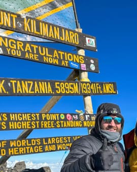 Uhuru Peak höchster Punkt Kilimandscharo in Tansania