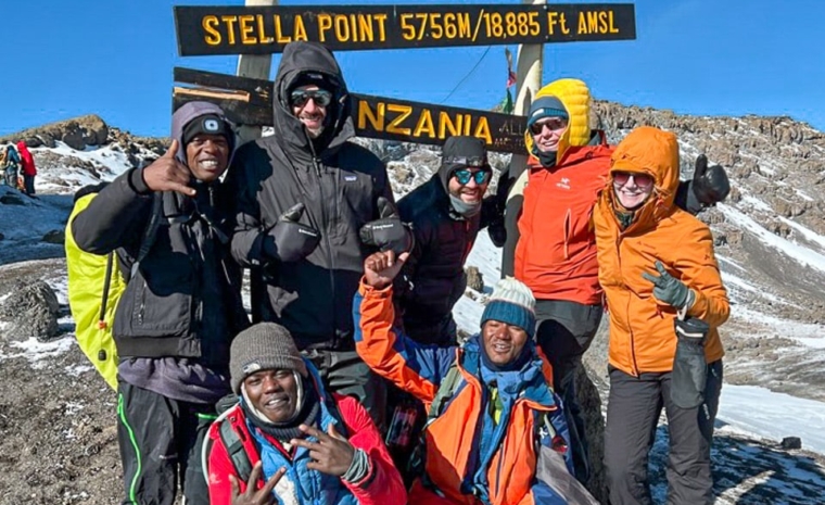Der erste Gipfel: Stella Point auf den Kilimandscharo in Tansania.