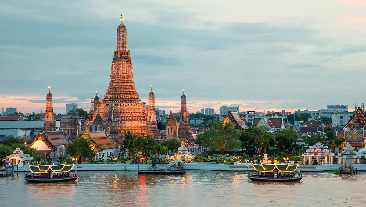Wat Arun in Bangkok zur Dämmerung