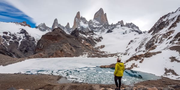 Laguna Torre mit Blick auf den Cerro Torre und das Bergmassiv.