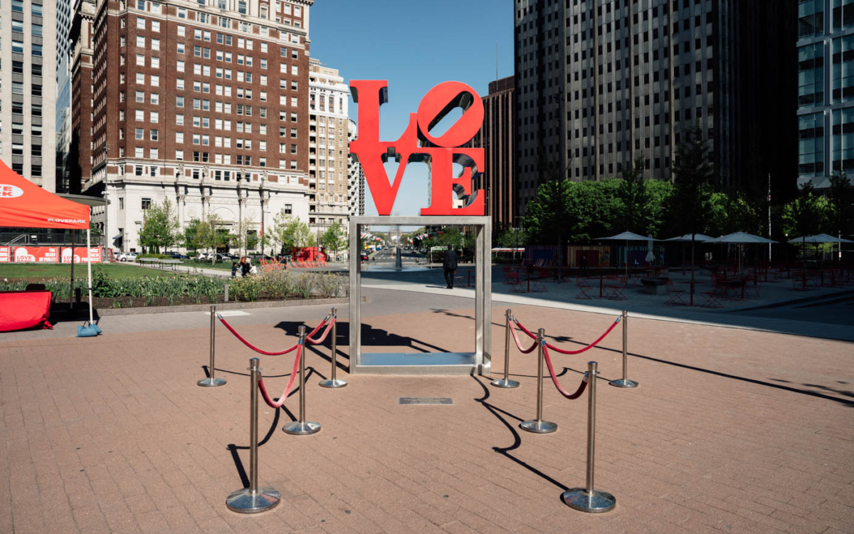 Skulptur &Quot;Love&Quot; Von Robert Indiana In Philadelphia