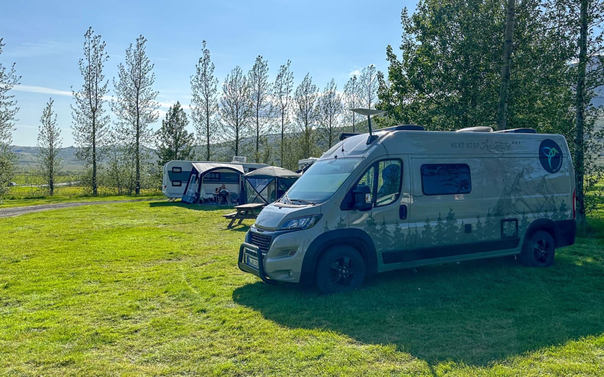 Mein Kastenwagen auf dem Campingplatz am Geysir in Island