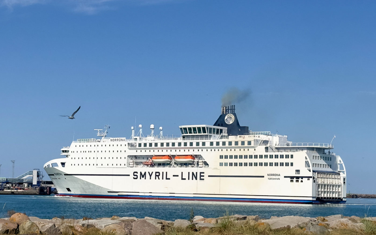 Smyril Fähre MS Norröna von Hirtshals (Dänemark) über die Färöer nach Island.