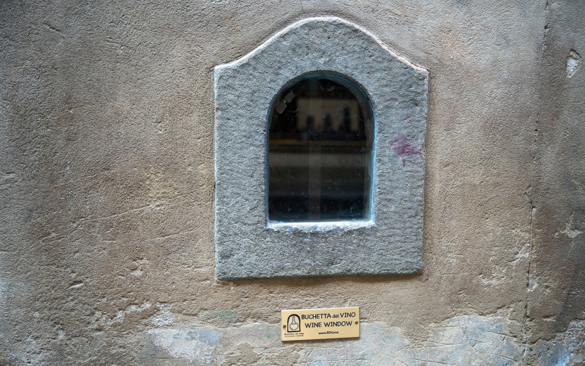 Weinfenster &Quot;Buchetta Del Vino&Quot; In Florenz